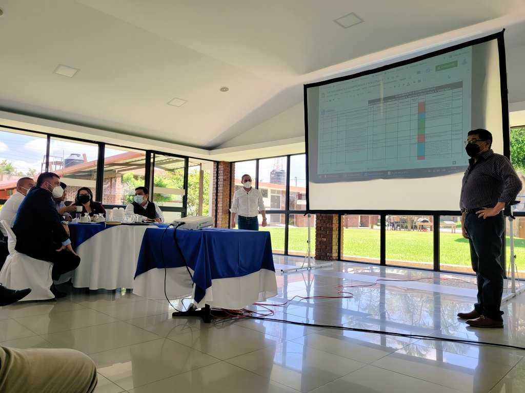 Gobernadores efectúan sesión de trabajo para discutir sobre avances de proyectos de desarrollo