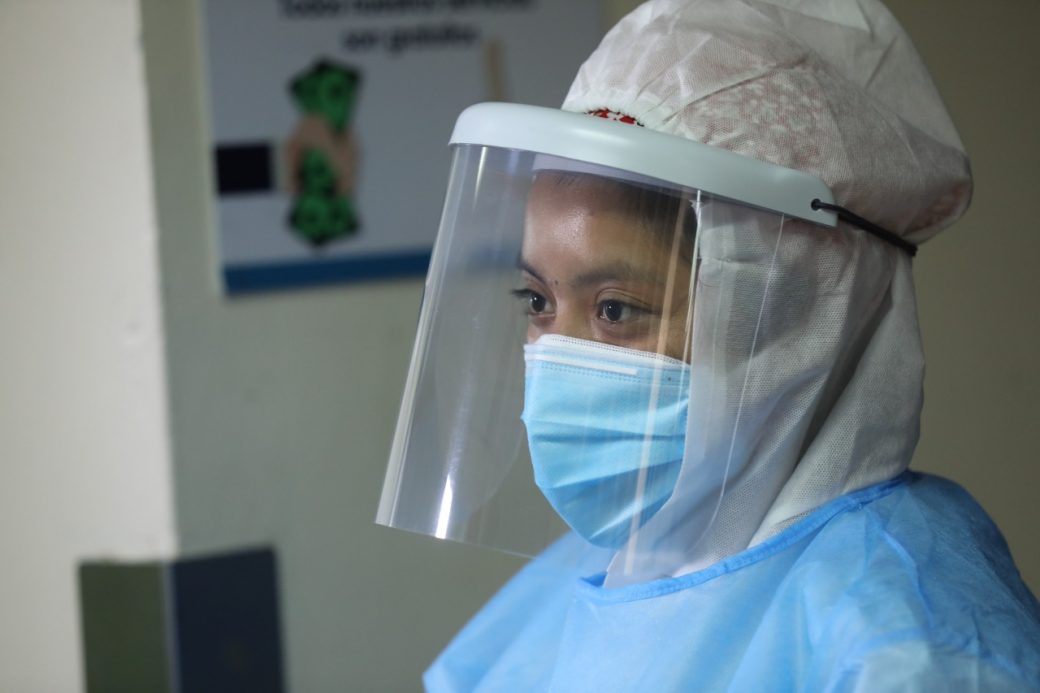 Personal médico comprometido en la atención por pandemia hace llamado a no relajar medidas