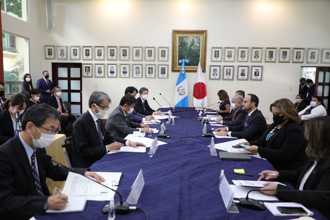 Las delegaciones de Guatemala y Japón abordaron temas de interés binacional
