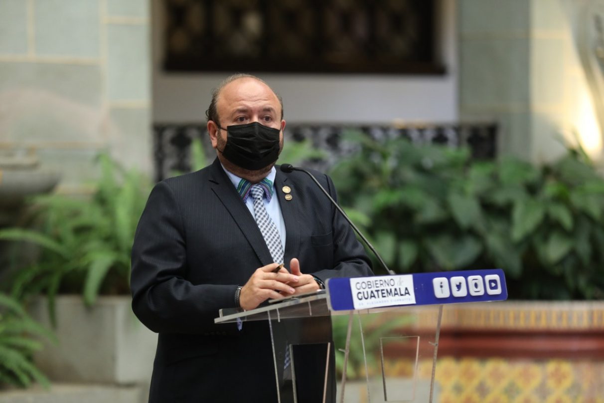 Presentan resultados de crecimiento económico de primer semestre del año