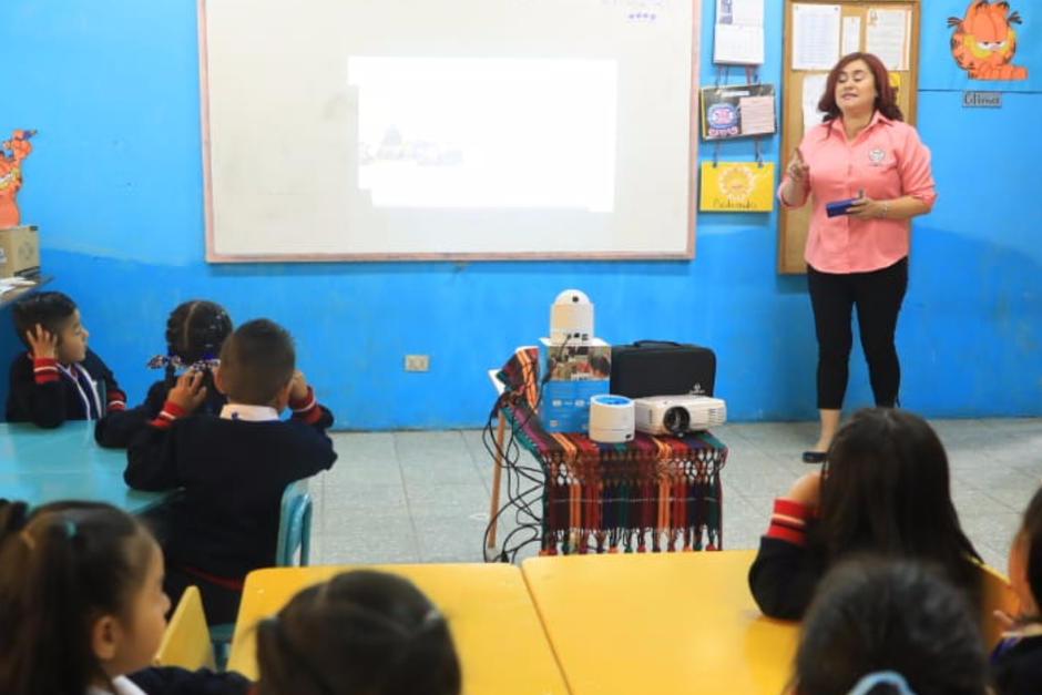 Donarán dispositivos para implementar tecnología en el aula