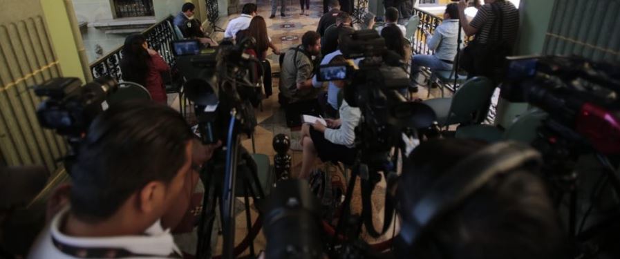 Gobierno retoma análisis para implementar programa de protección de periodistas