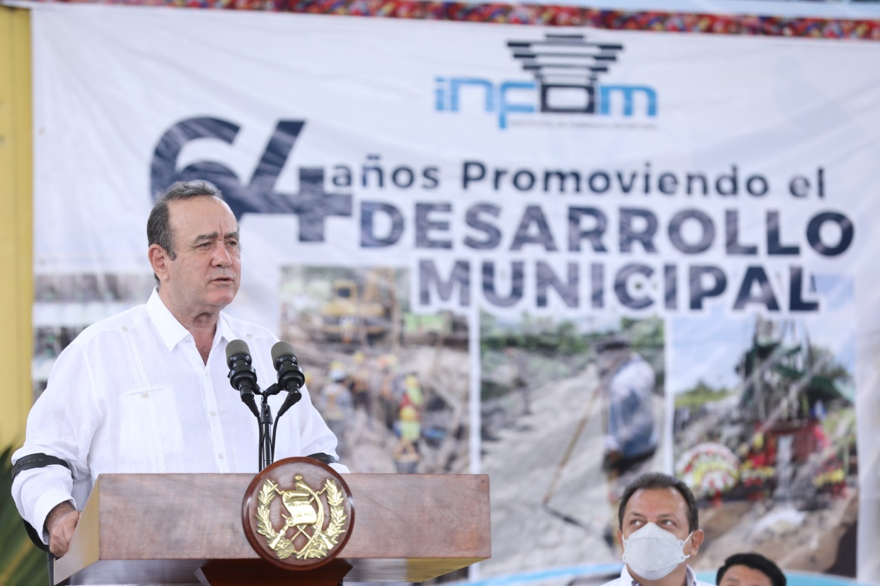 Presidente: Se está trabajando incansablemente en los puestos de vacunación