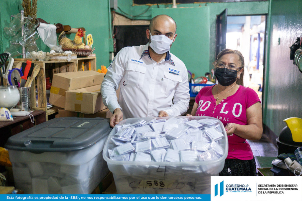 SBS entrega 50 mil mascarillas a los inquilinos del mercado La Terminal, zona 4