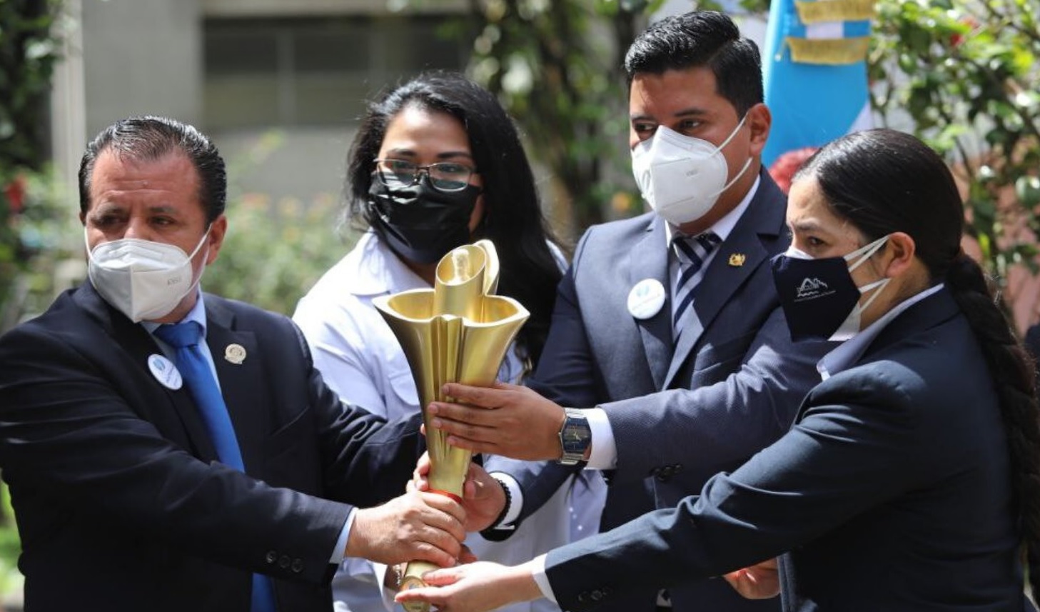 Antorcha del Bicentenario recorre Quetzaltenango