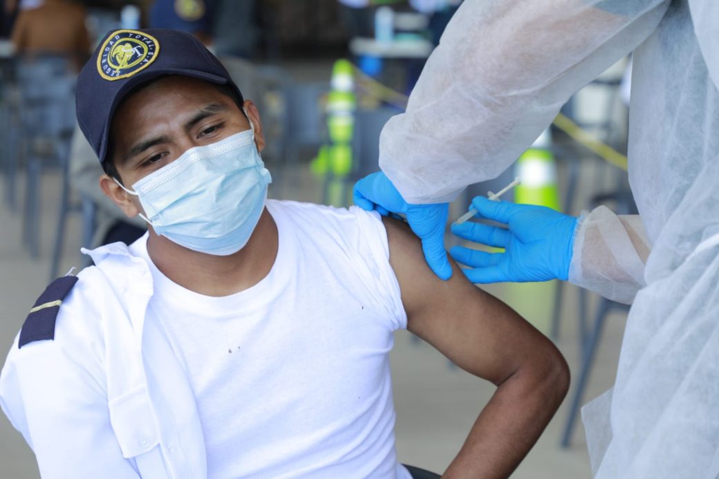 Salud administra más de 75 mil dosis contra el COVID-19 en las últimas 24 horas
