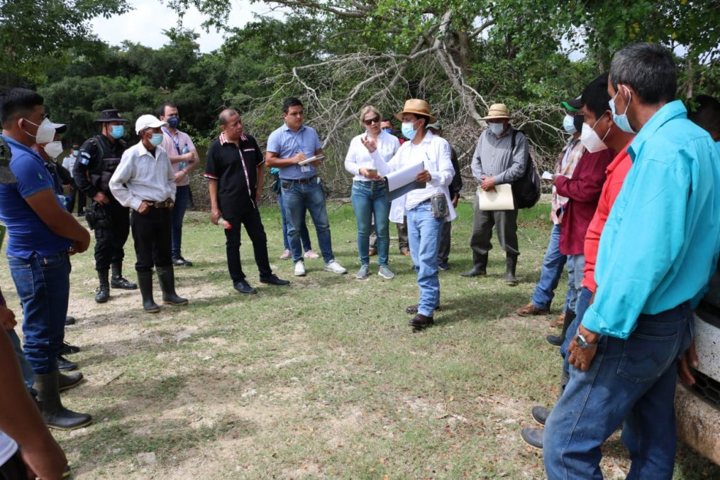 Inspeccionan fincas de Petén para reubicar a pobladores