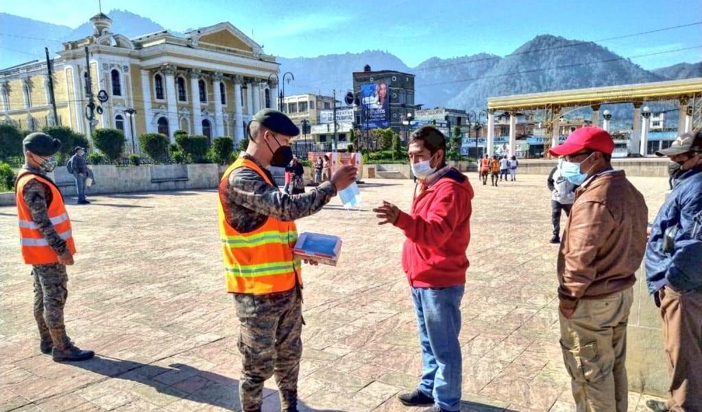 Totonicapán: Reservistas militares continúan con socialización de medidas contra el COVID-19