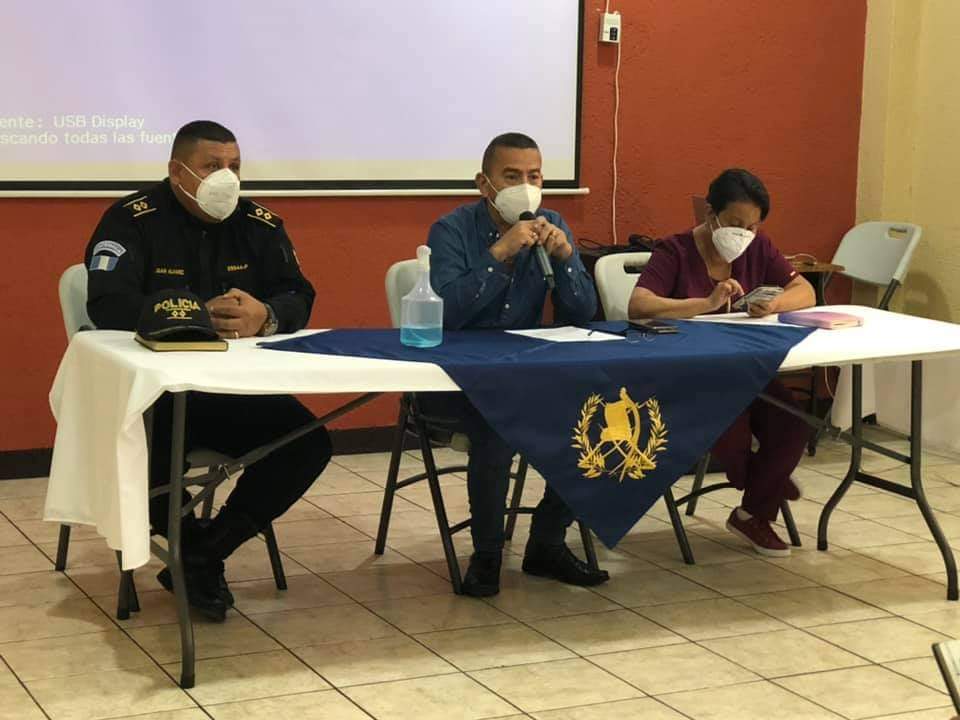PNC implementa puestos de control para verificar el aforo en el transporte colectivo en Santa Rosa