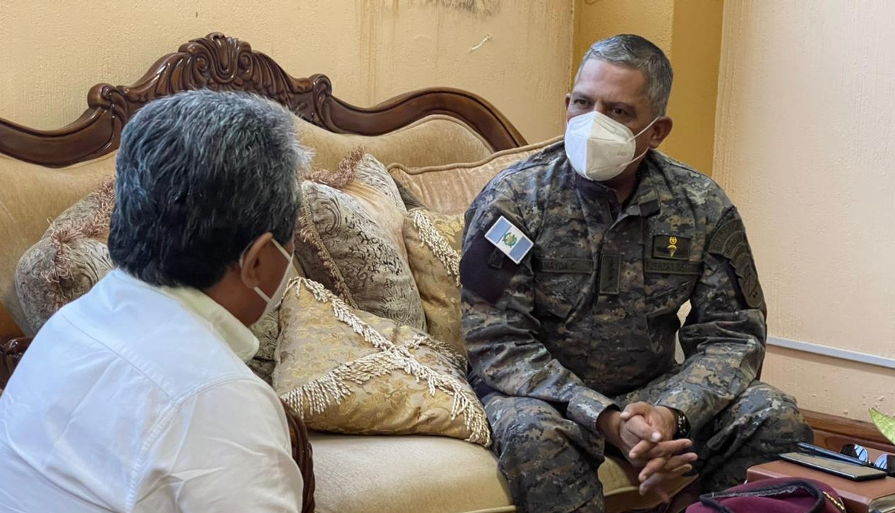 Gobernador de Zacapa sostiene primer encuentro con comandante de la segunda brigada de infantería del departamento