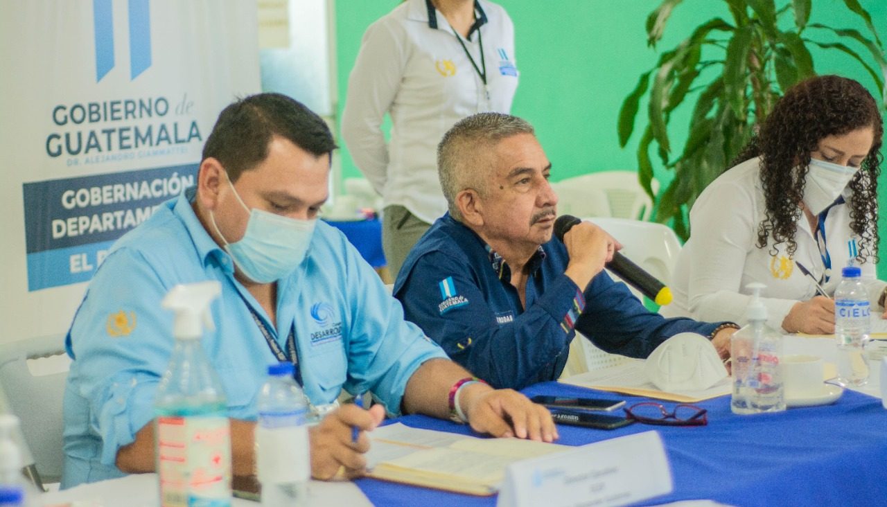 Presidente da seguimiento a proyectos en beneficio de los vecinos de El Progreso