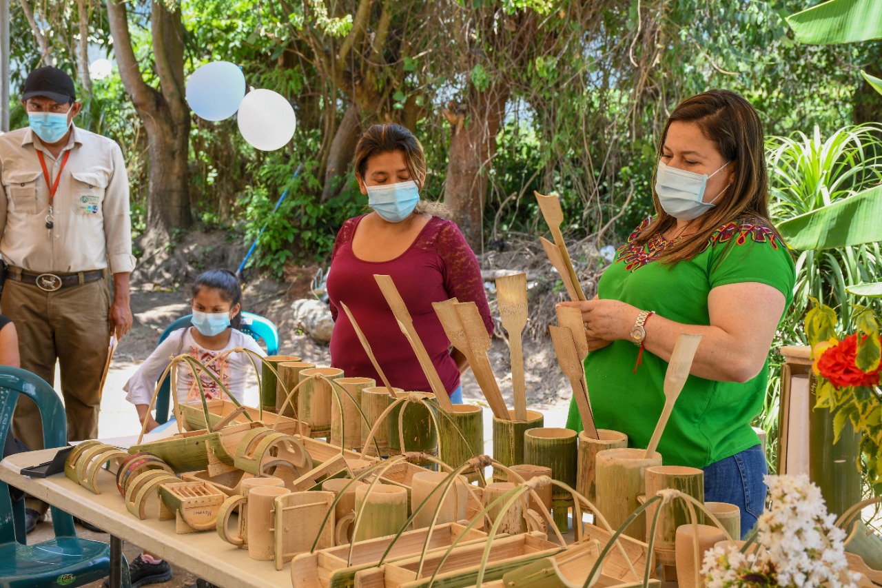 Clausura del curso de artesanía de bambú en Baja Verapaz