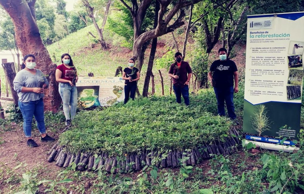 Servidores cívicos efectúan campaña de reforestación en Zacapa