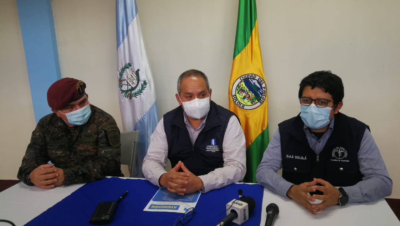 Llaman a vecinos de Sololá a registrarse para recibir vacuna contra el COVID-19