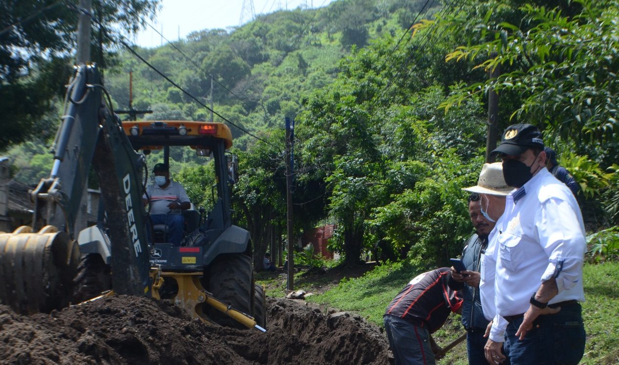 Ejecutan obras para impulsar el progreso de Amatitlán