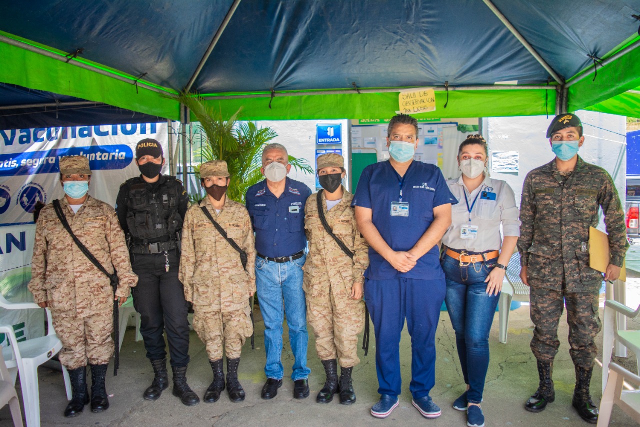 Supervisan centros de vacunación en El Progreso