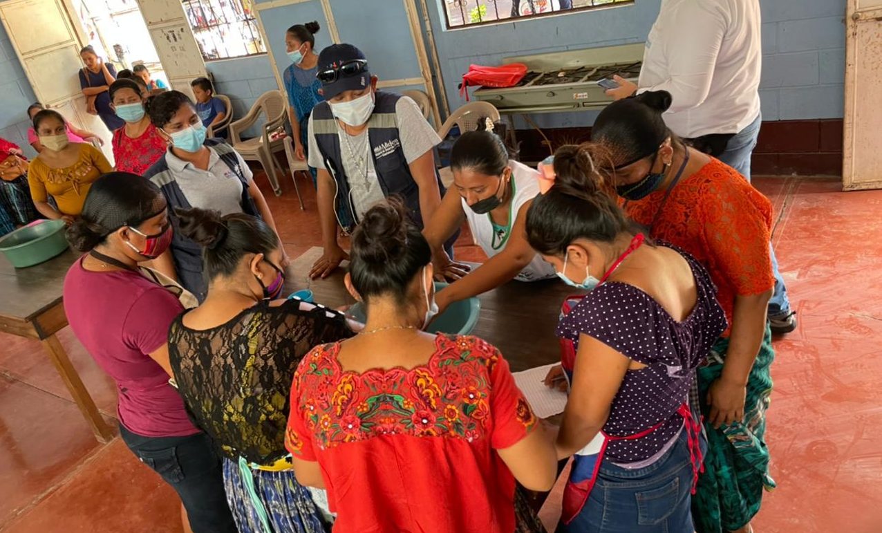 Beneficiarias de Mi Beca Artesano de El Estor comienzan ciclo de capacitación