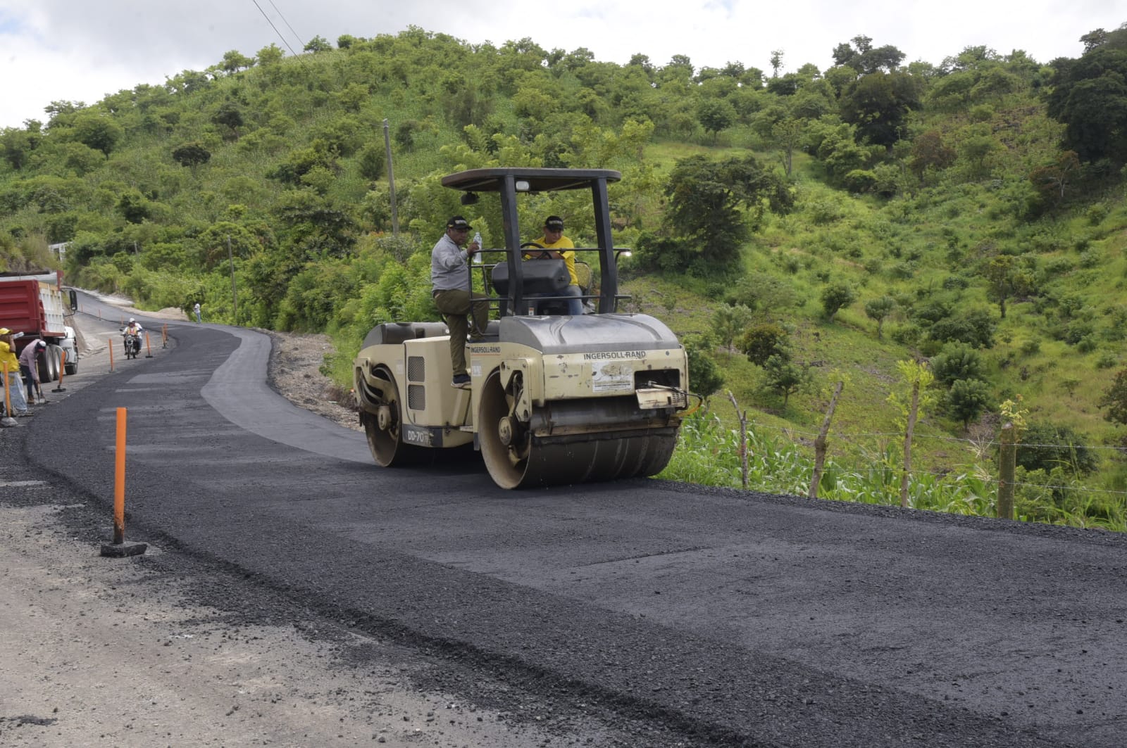 Avanzan mejoras en ruta que va de San Pedro Pinula a San Luis Jilotepeque