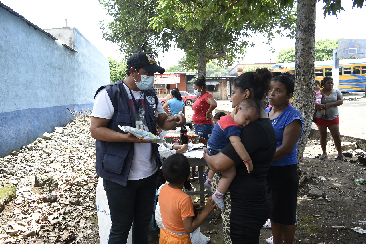 Continúa la entrega del alimento NutriNiños en Escuintla