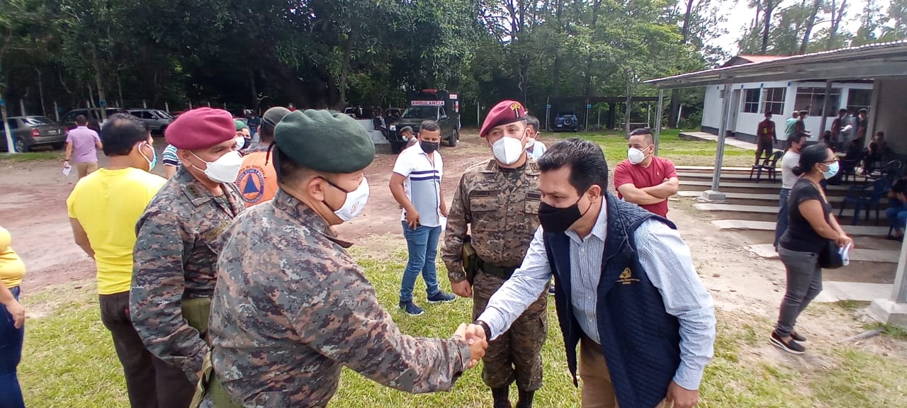 Supervisan centro de vacunación en Jutiapa