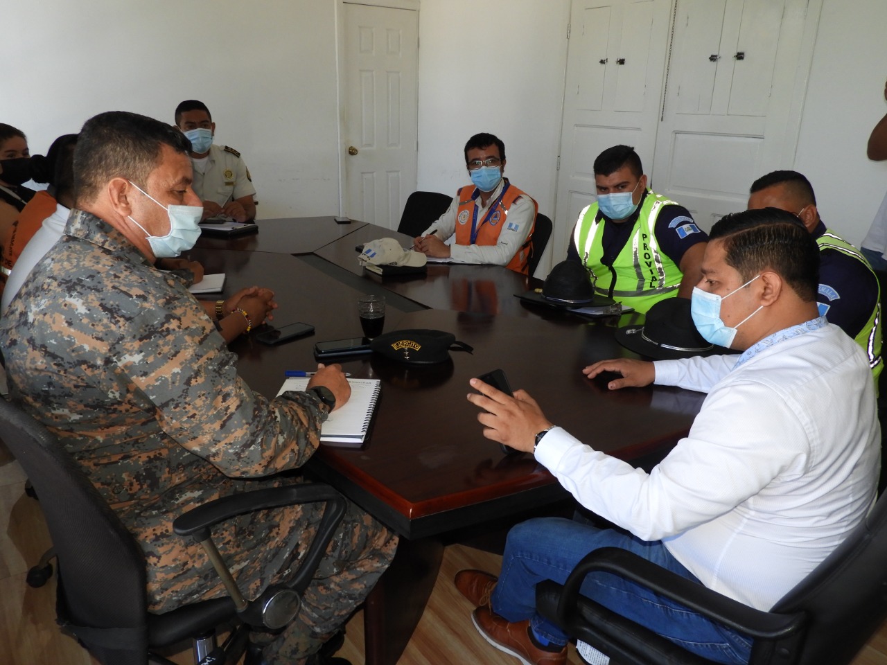 Coordinan vacunación masiva en Petén
