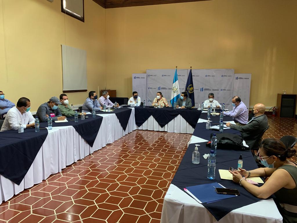 Retoman discusión por servicio eléctrico en Zacapa y Jalapa