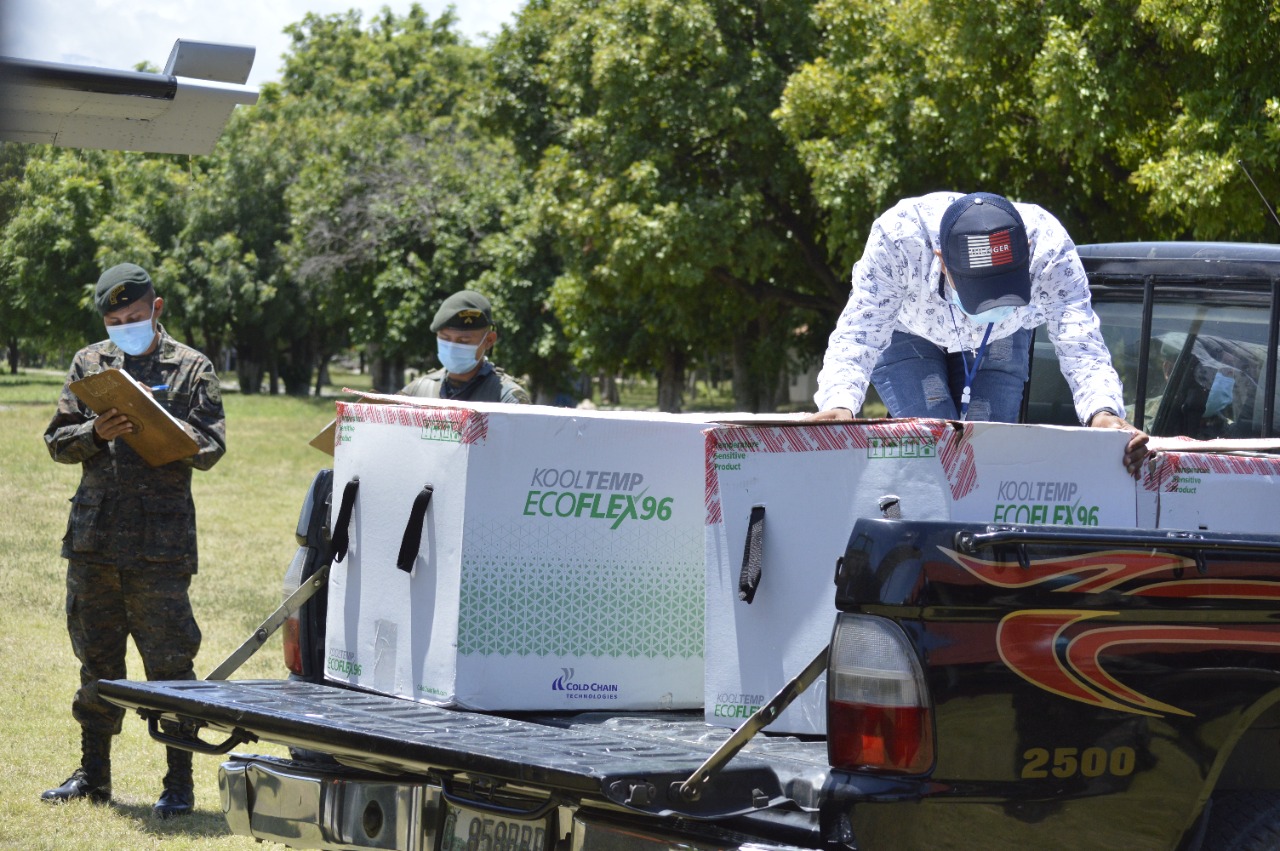 Zacapa recibe 27 mil 390 dosis de la vacuna contra el COVID-19