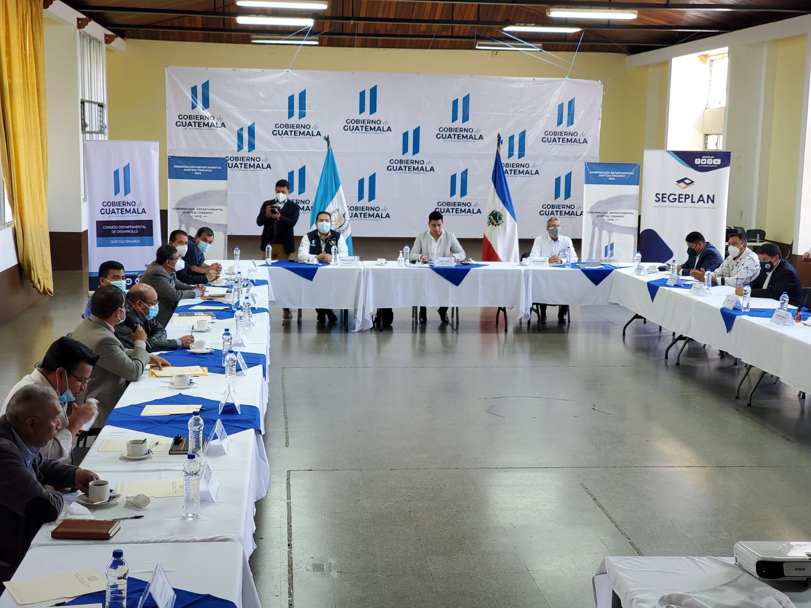 Presidente se reúne con alcaldes de Quetzaltenango