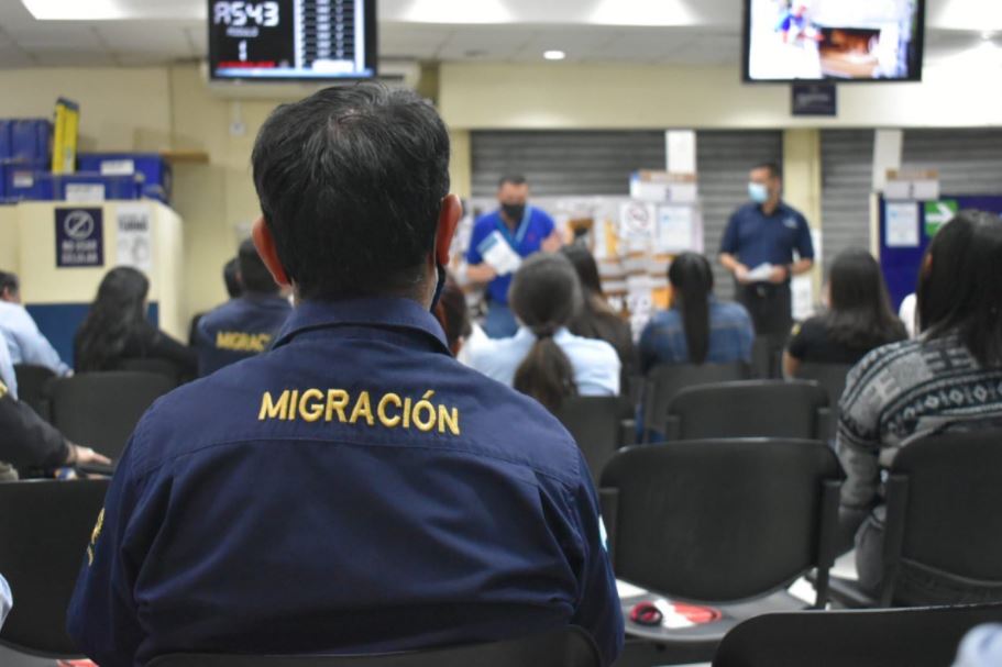 Migración se prepara para implementar la extensión de la vigencia del pasaporte