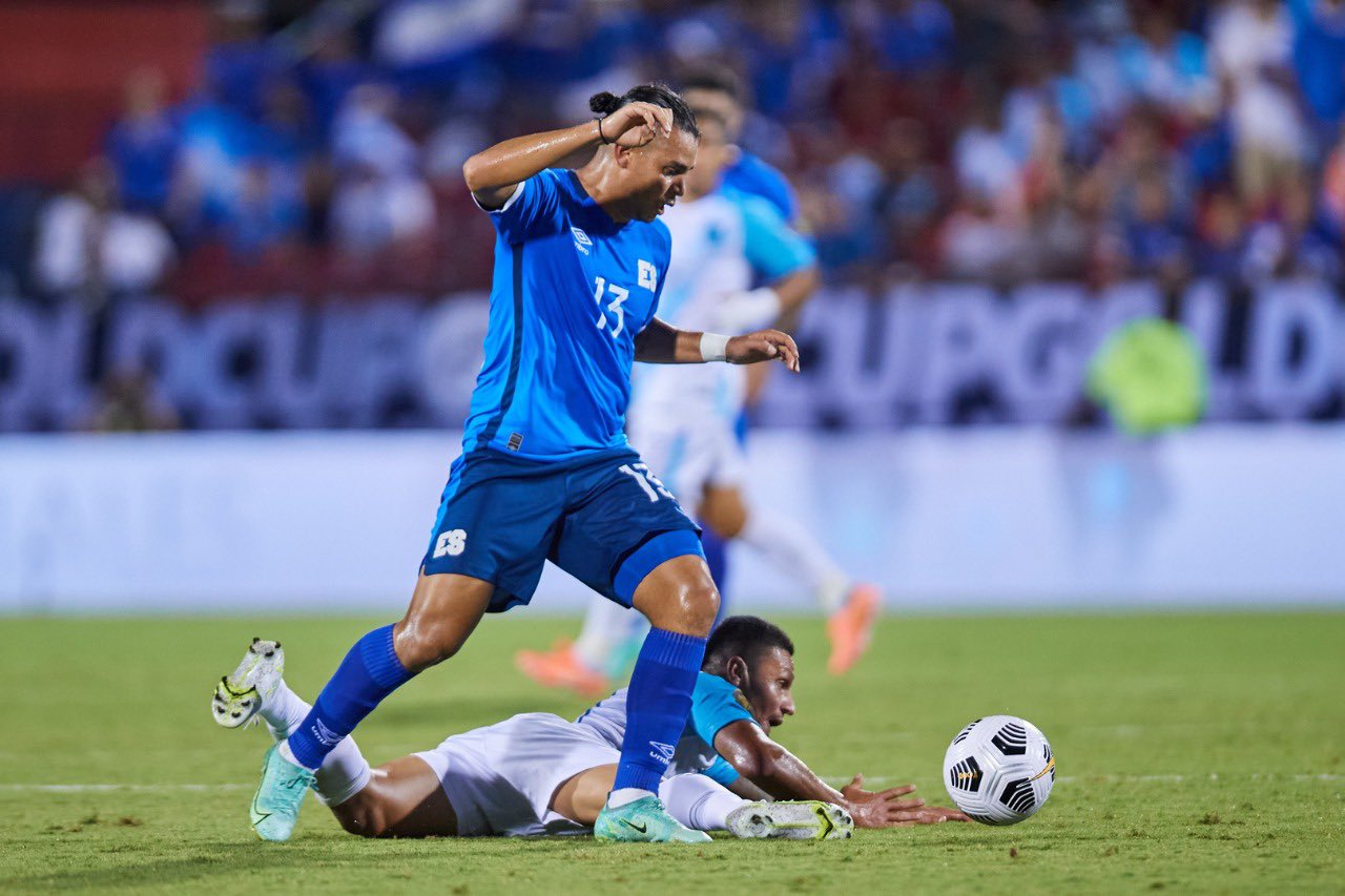 Rafael Loredo reconoce que no pudo aguantar el ritmo de juego de El Salvador