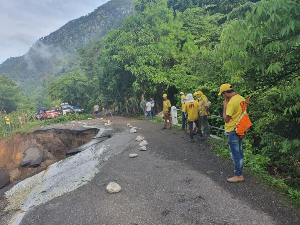 Comienzan trabajos para habilitar paso en ruta de Quezaltepeque a Olopa