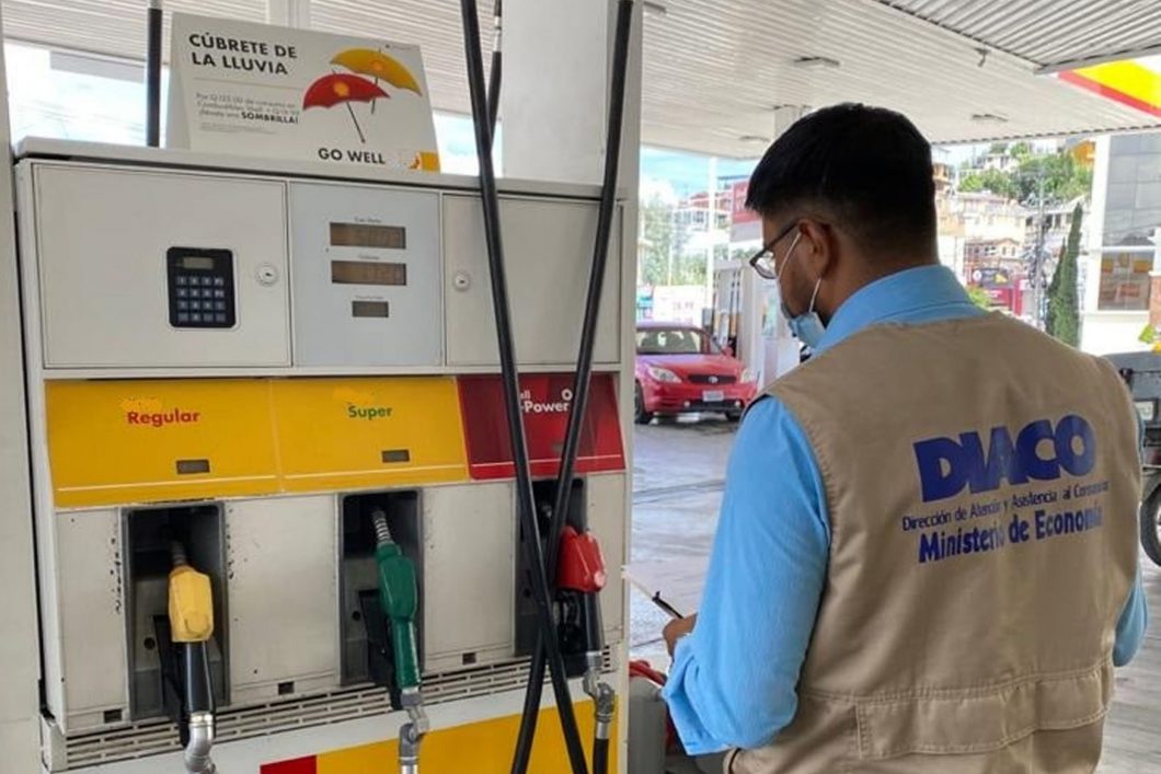 Continúan verificaciones en gasolineras del país