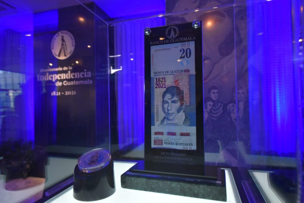 Banguat presenta billete conmemorativo del Bicentenario de Independencia