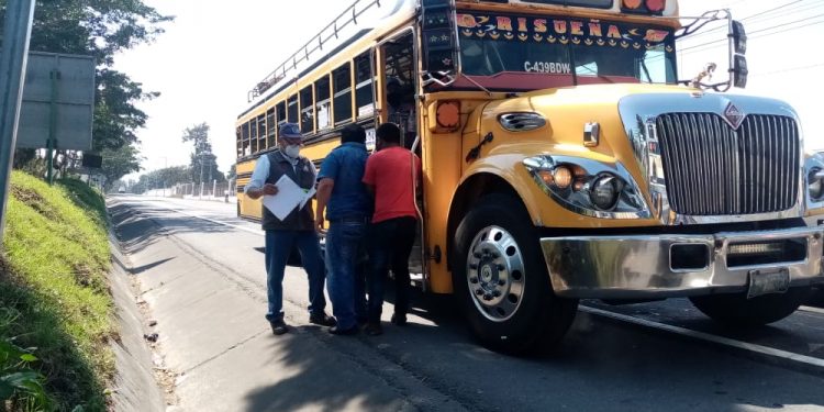 Vacunación contra COVID-19: Se habilita inscripción para personal del transporte extraurbano