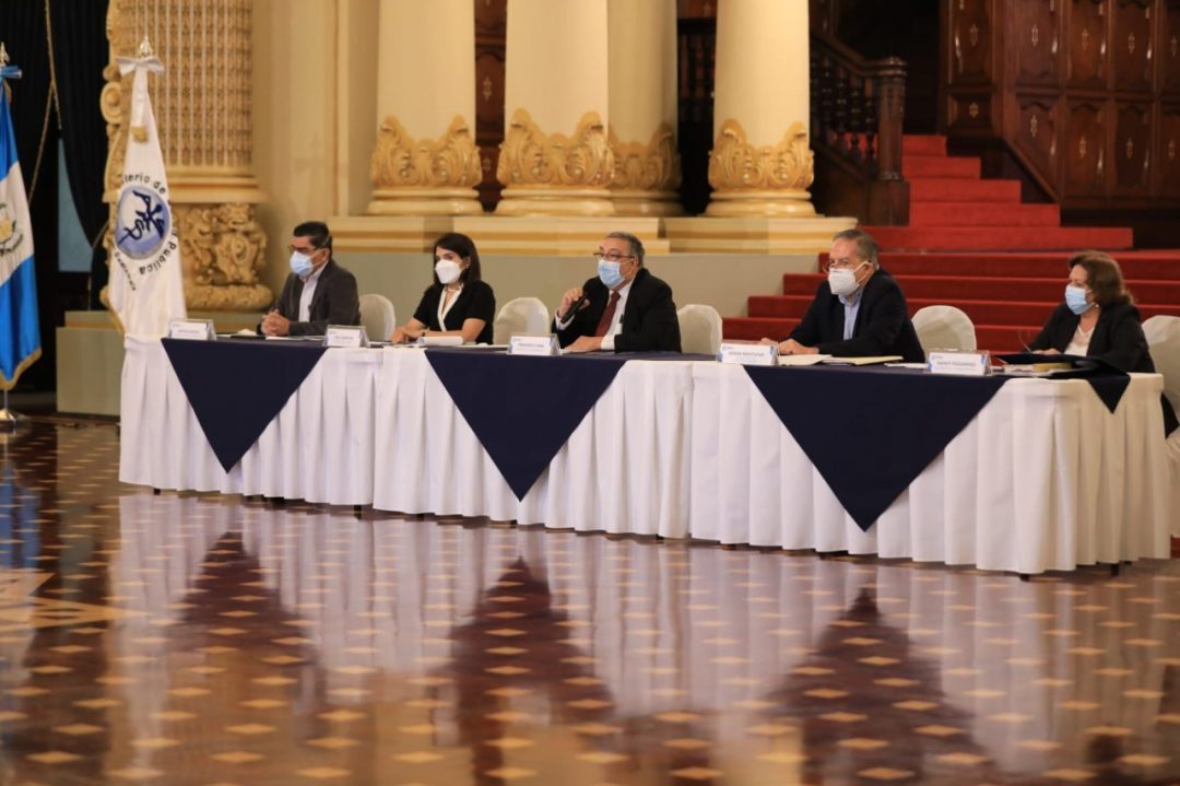 Ministerio de Salud presenta proyecciones de pandemia de coronavirus