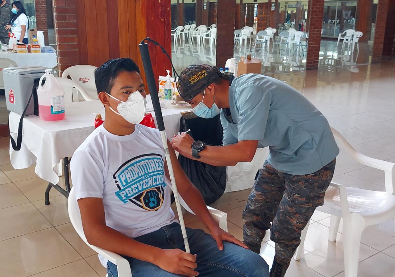 El Ejército de Guatemala apoya en el Plan Nacional de Vacunación contra el COVID-19