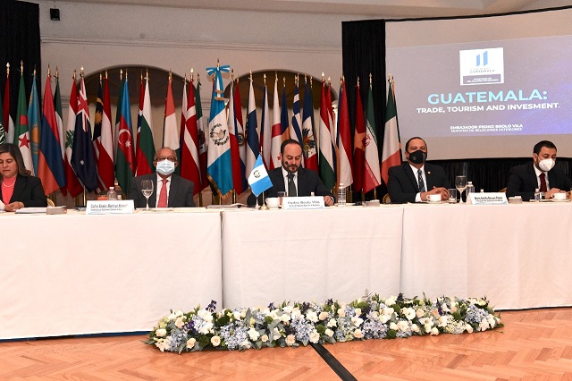 El canciller presentó el Plan Guatemala no de Detiene a 39 embajadores concurrentes en México.