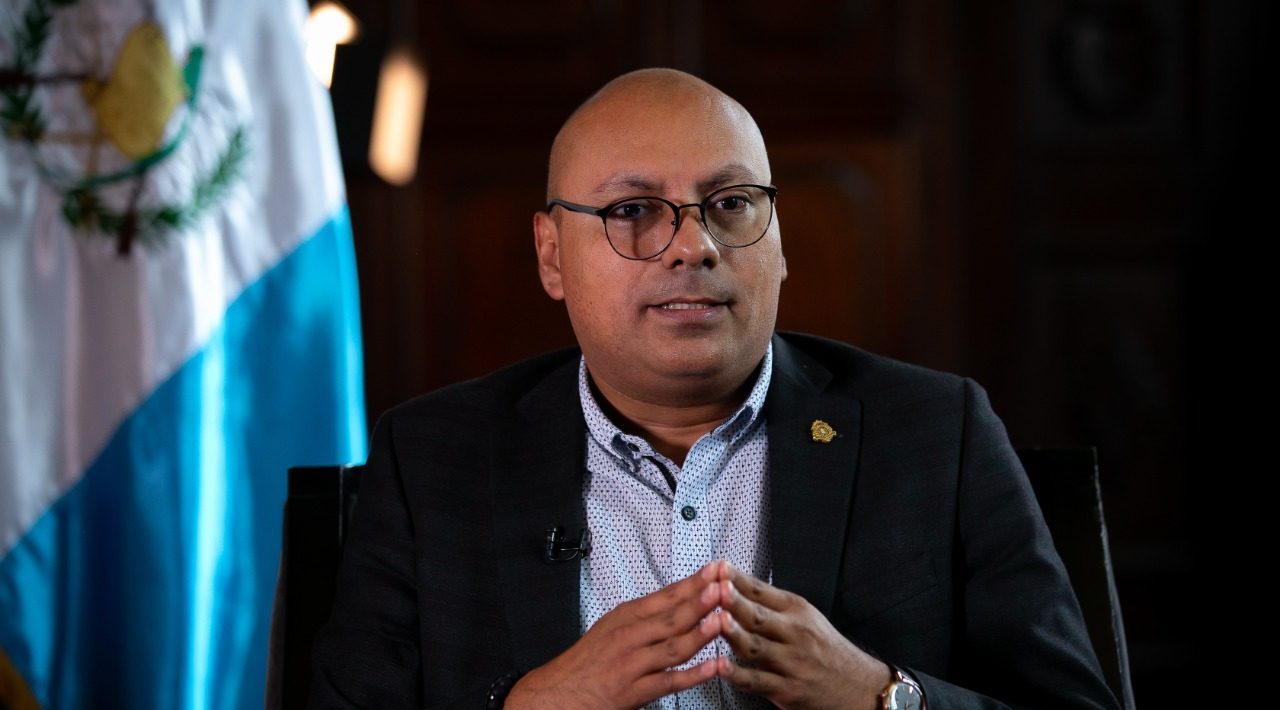 El titular del Registro General de la Propiedad, Luis Alfredo Pineda en entrevista para la AGN.