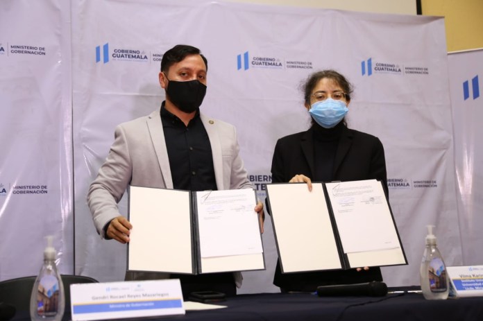 Gobernación firma convenio que avala curso de actualización de violencia de género