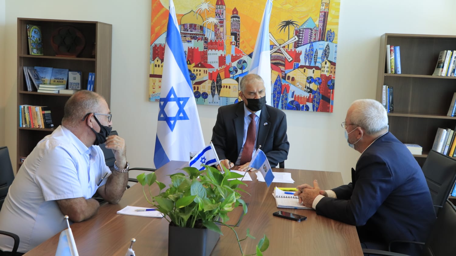 Guatemala e Israel unen esfuerzos para desarrollo del agro nacional