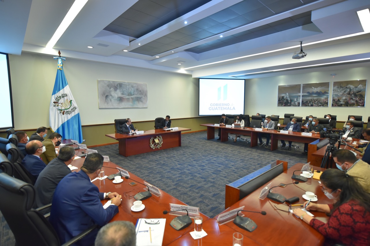 La reunión entre el mandatario y los miembros de la Anam se realizó en Casa Presidencial.