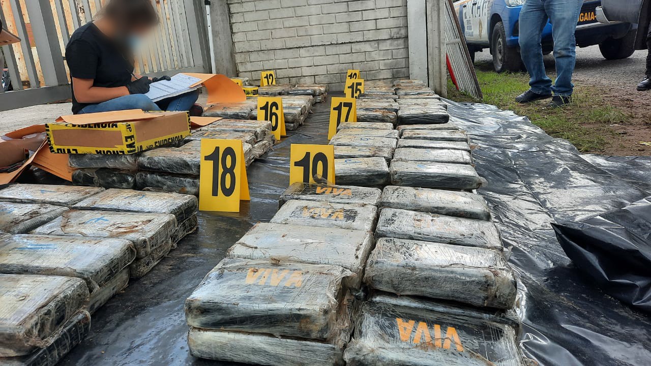 Encuentran cargamento de posible droga en Palencia