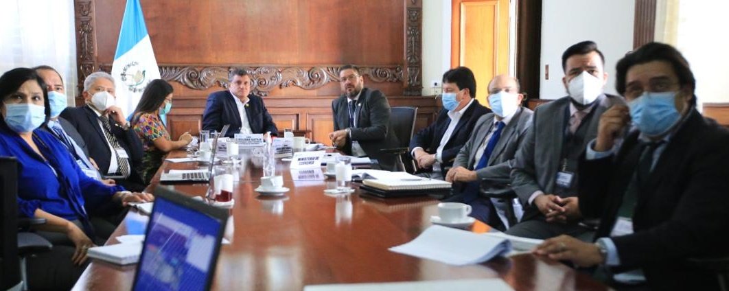 Ejecutivo analiza proyectos de infraestructura para el año próximo