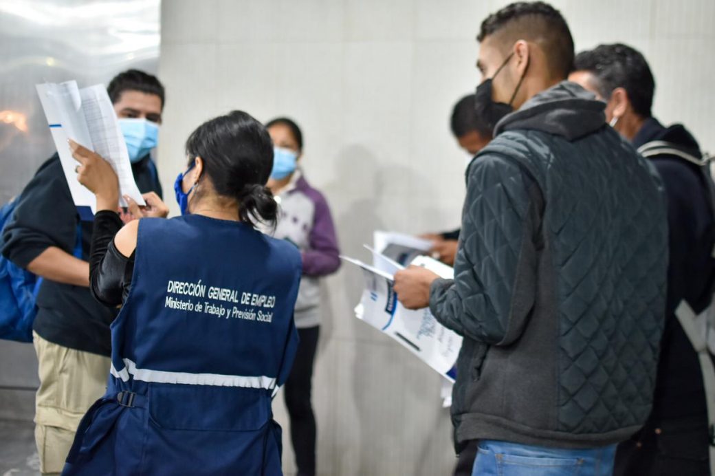 Cuál es el proceso para aplicar a las visas de trabajo en el extranjero