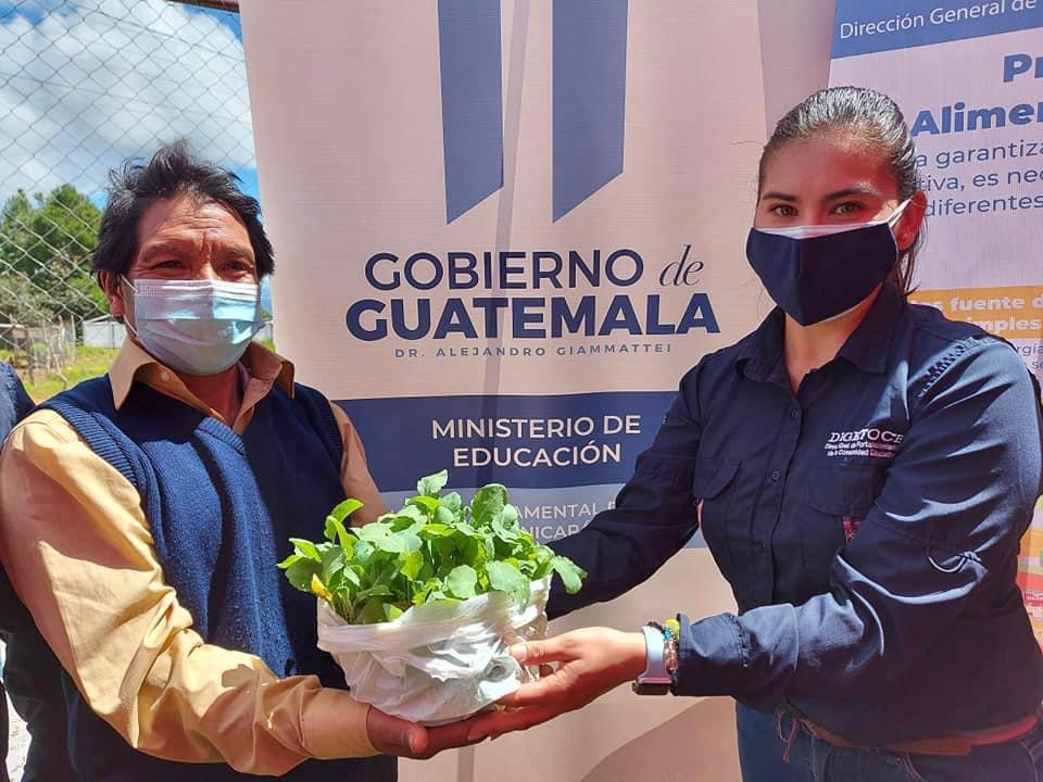 Comienza programa de huertos escolares en San Bartolo Aguas Calientes
