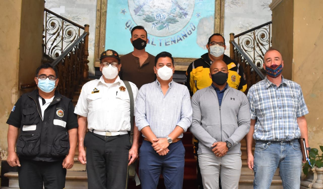 Gobernación de Quetzaltenango gestiona apoyo para bomberos voluntarios