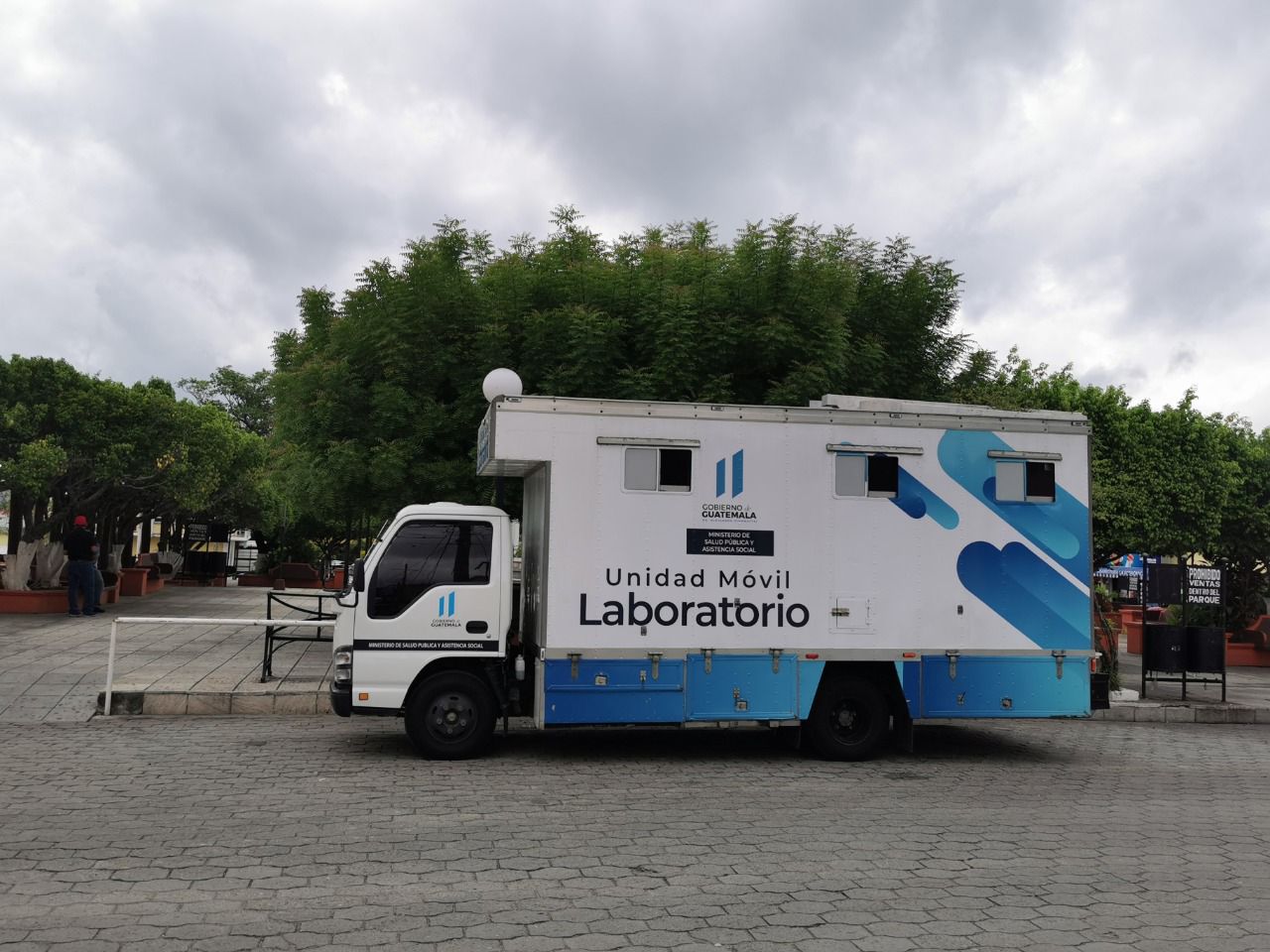 Laboratorio móvil realiza más de 200 pruebas de COVID-19 en Zacapa