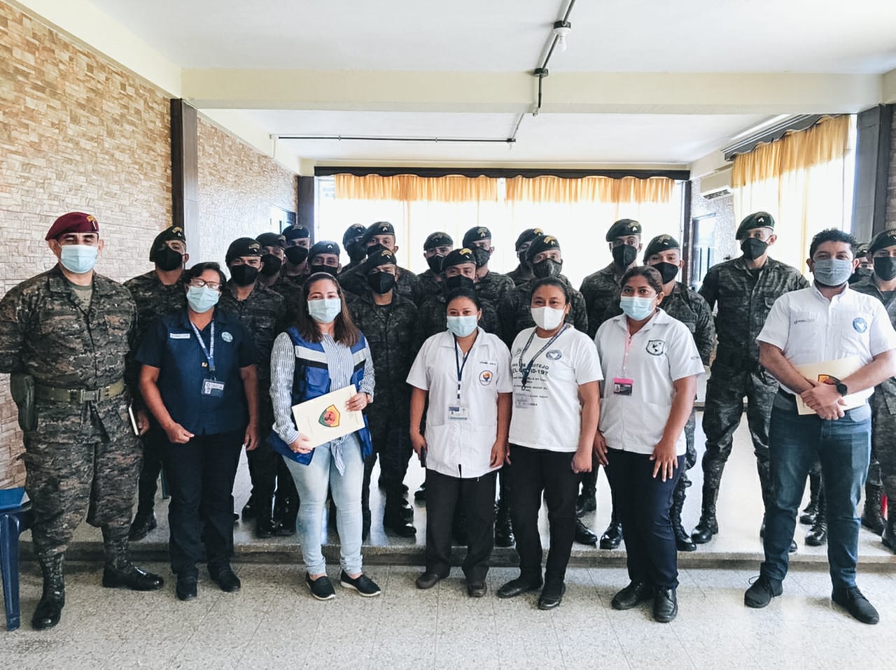 Personal militar se capacita para apoyar en vacunación contra el COVID-19