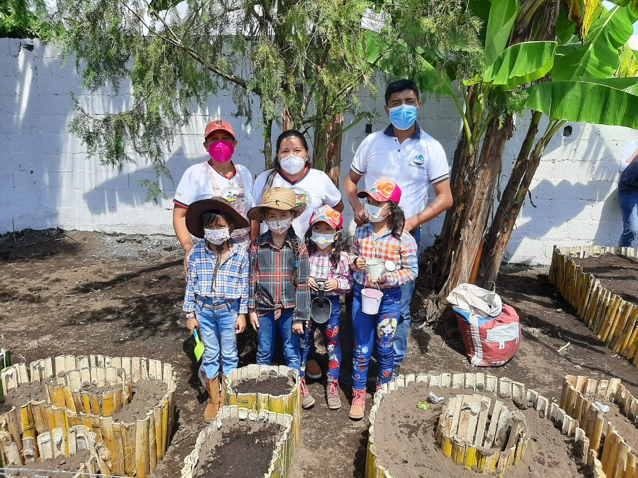 Implementan huerto escolar en Suchitepéquez