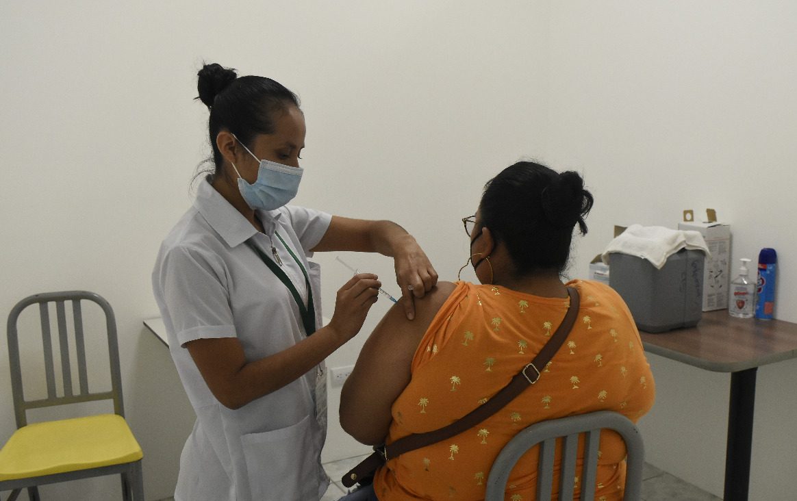 Ministerio de Salud habilita nuevo puesto de vacunación en Escuintla